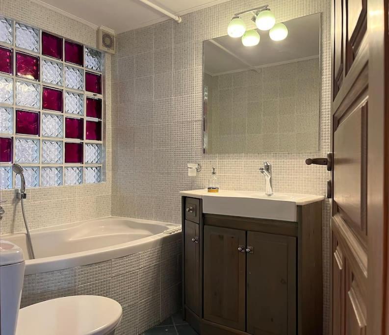 Cute Apartment At The Foot Of Lycabettus Hill Atena Exterior foto